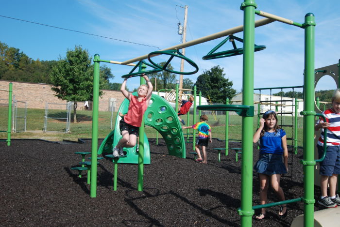 Hand Crank Spotlight - Superior Play Systems®