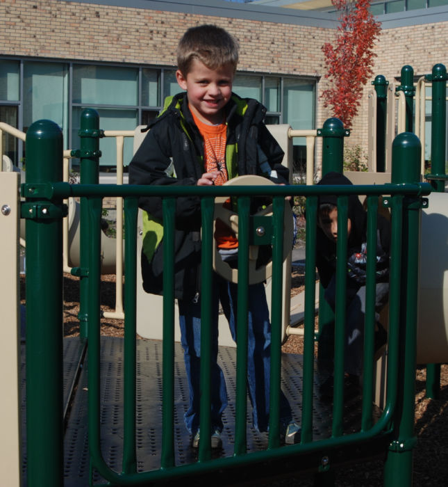 Playground Pipe Wall with Wheel